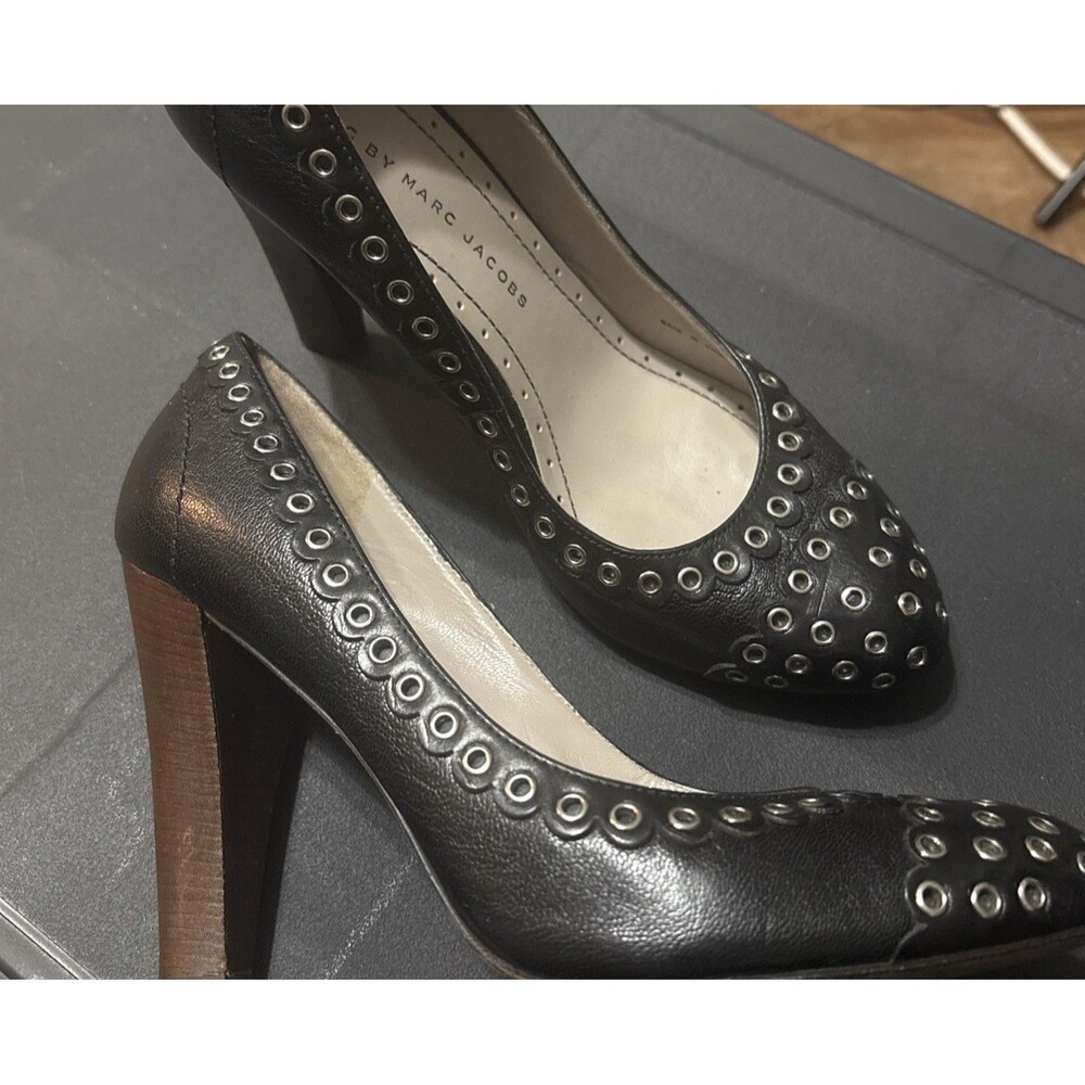 Marc by Marc Jacobs Fits Like 7.5,EU 36.5 Black Leather Studded Wood Heels Pumps
